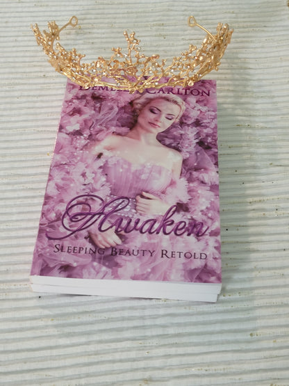 A steamy romantasy fairytale retelling of Sleeping Beauty for fans of Sarah J Maas, ACOTAR, Raven Kennedy, Charlaine Harris, Juliet Marillier and Rebecca Yarros